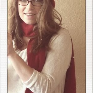 Meet your Posher, Alison